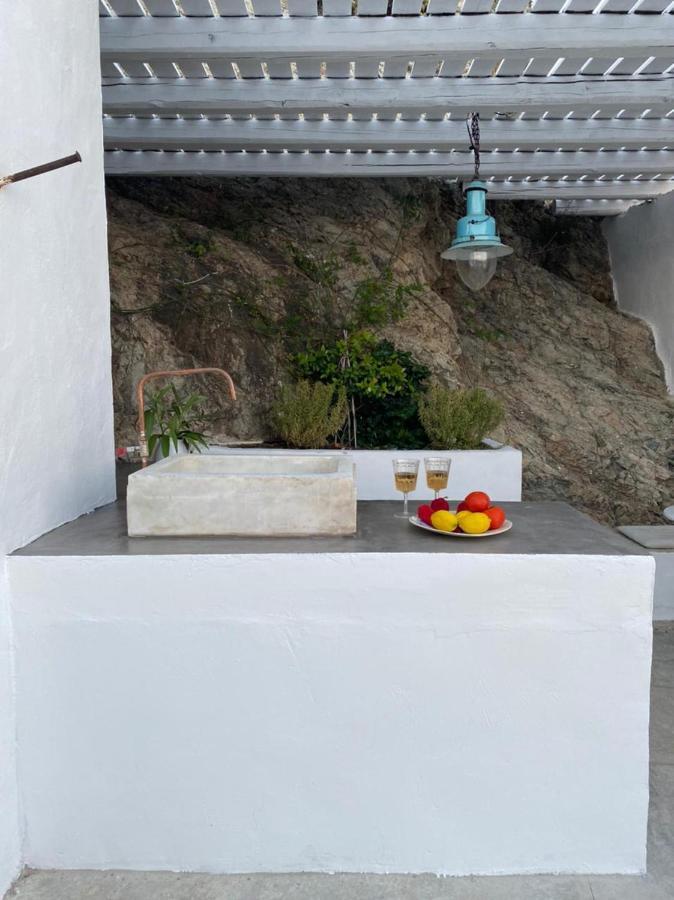 Windhouses Serifos Esterno foto