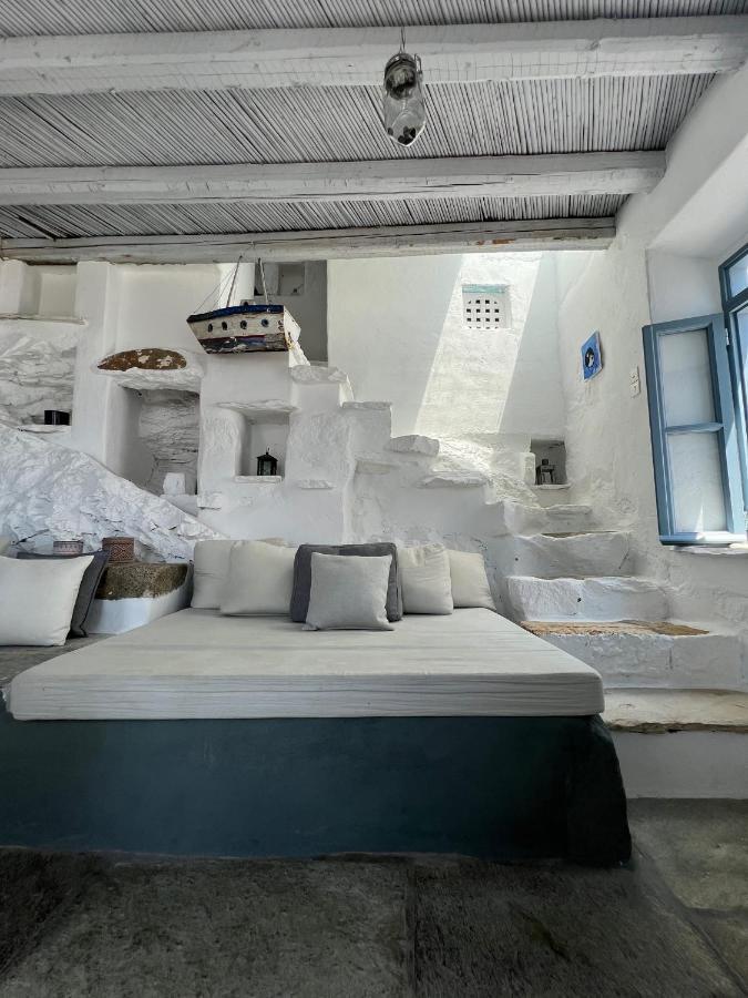 Windhouses Serifos Esterno foto